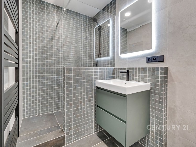Pronájem bytu 3+1 68 m² - foto 1