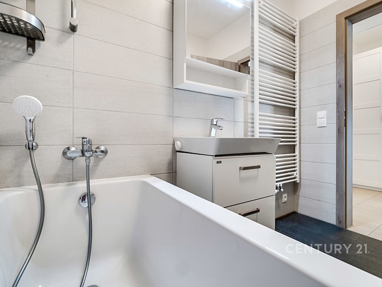 Pronájem bytu 1+kk 33 m² - foto 5