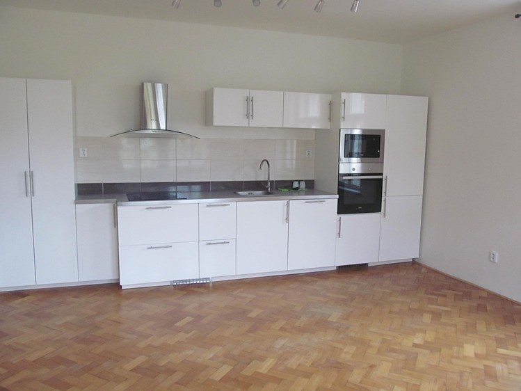 Pronájem bytu 3+kk 80 m² - foto 1