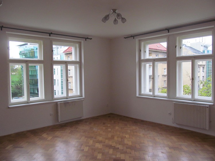 Pronájem bytu 3+kk 80 m² - foto 2
