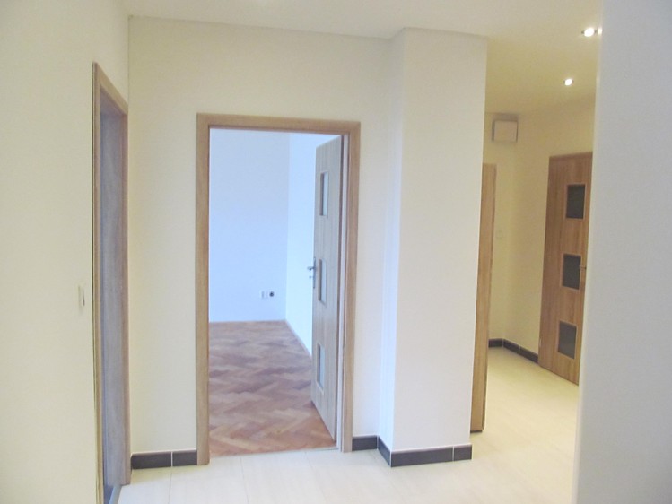 Pronájem bytu 3+kk 80 m² - foto 3