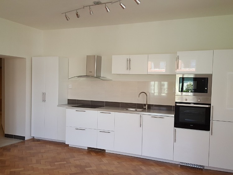 Pronájem bytu 3+kk 80 m² - foto 8
