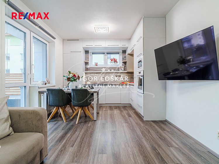 Pronájem bytu 2+kk 49 m² - foto 4
