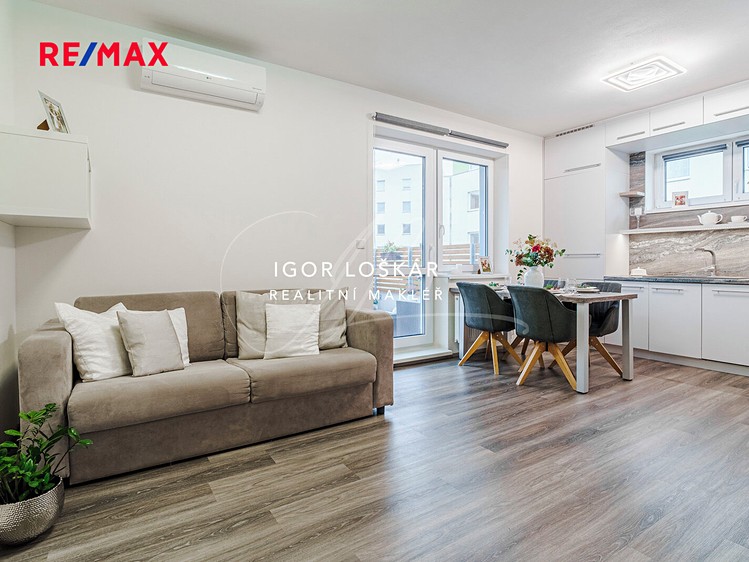 Pronájem bytu 2+kk 49 m² - foto 5