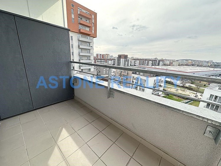 Pronájem bytu 1+kk 34 m² - foto 3