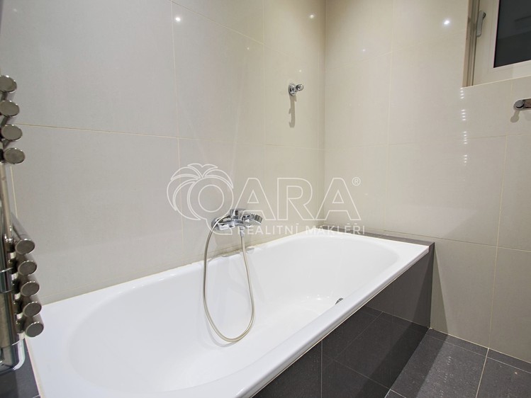Pronájem bytu 2+kk 68 m² - foto 6