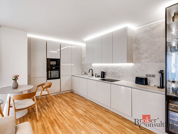Pronájem bytu 3+kk 82 m² - foto 5