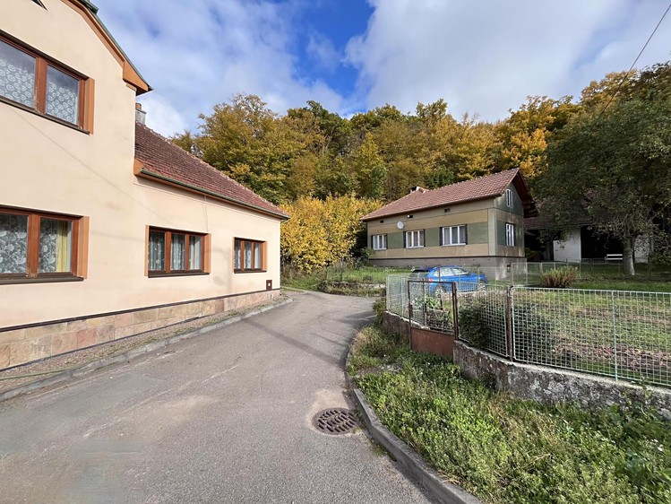 Prodej rodinného domu 200 m², pozemek 2 377 m² - foto 2