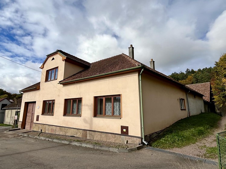 Prodej rodinného domu 200 m², pozemek 2 377 m² - foto 3