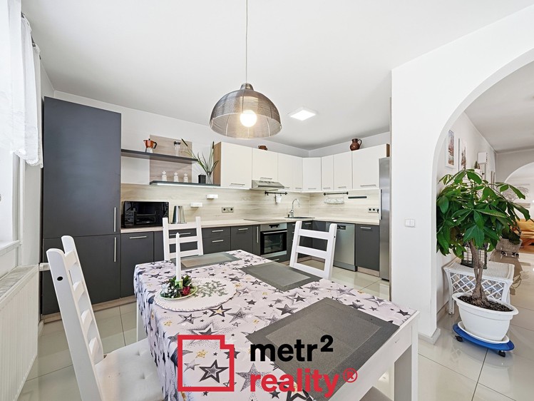 Prodej rodinného domu 321 m², pozemek 3 121 m² - foto 7