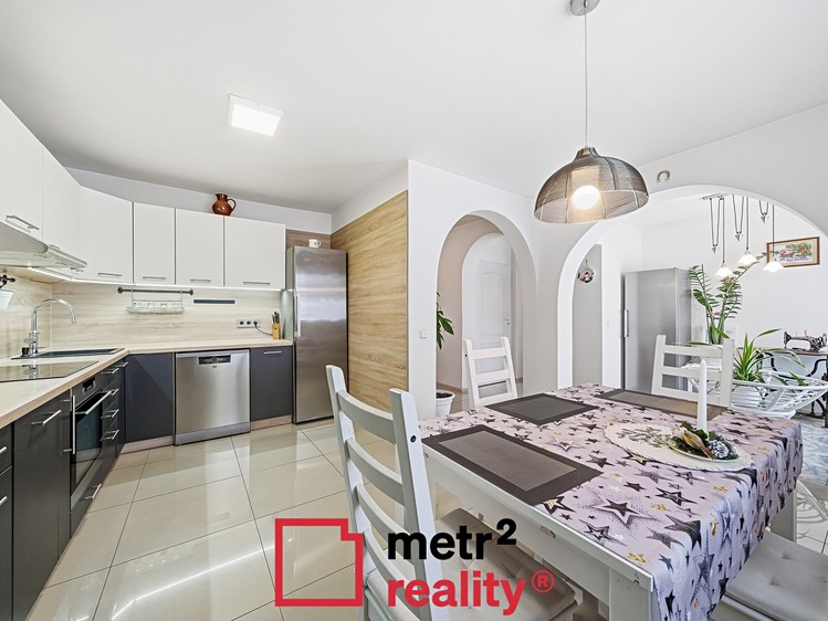 Prodej rodinného domu 321 m², pozemek 3 121 m² - foto 8