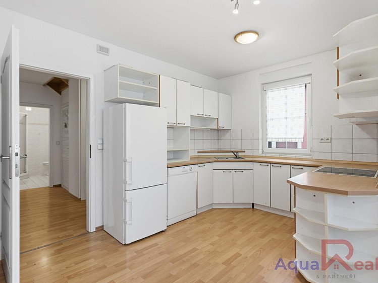 Prodej rodinného domu 120 m², pozemek 466 m² - foto 8