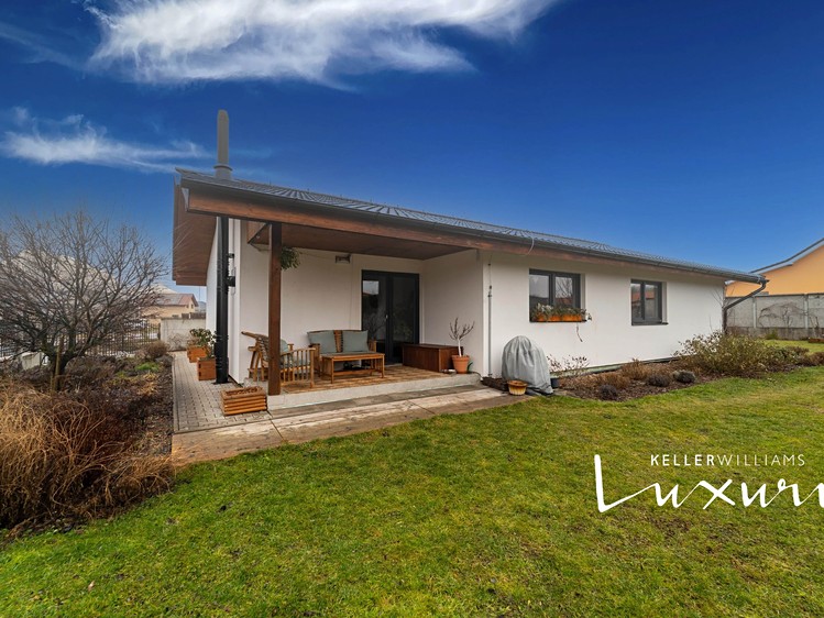 Prodej rodinného domu 115 m², pozemek 703 m² - foto 1