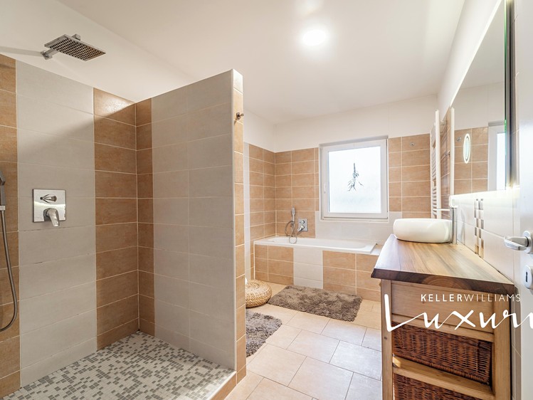 Prodej rodinného domu 115 m², pozemek 703 m² - foto 8