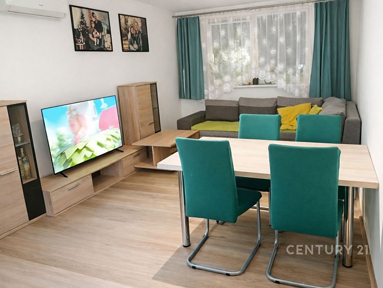 Prodej rodinného domu 272 m², pozemek 959 m² - foto 5