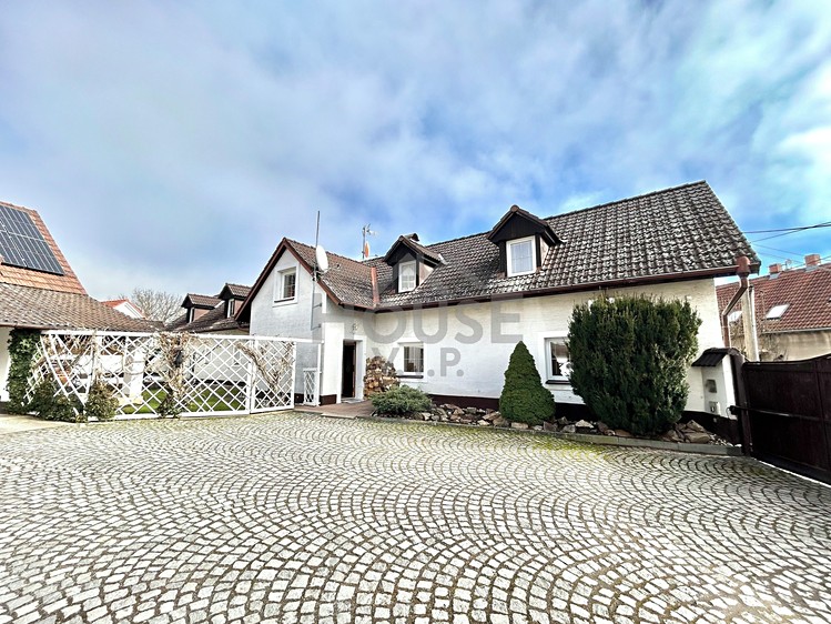 Prodej vícegeneračního domu 239 m², pozemek 414 m² - foto 1