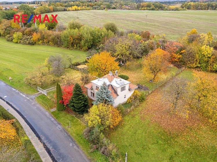Prodej rodinného domu 190 m², pozemek 995 m² - foto 1