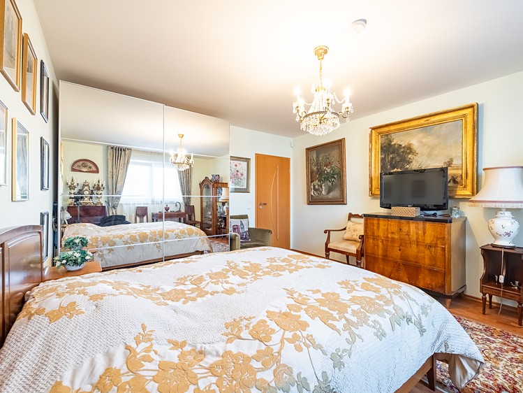 Prodej rodinného domu 358 m², pozemek 1 255 m² - foto 8