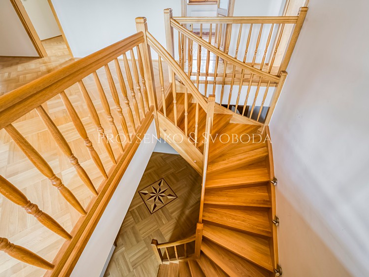 Prodej rodinného domu 427 m², pozemek 2 325 m² - foto 4