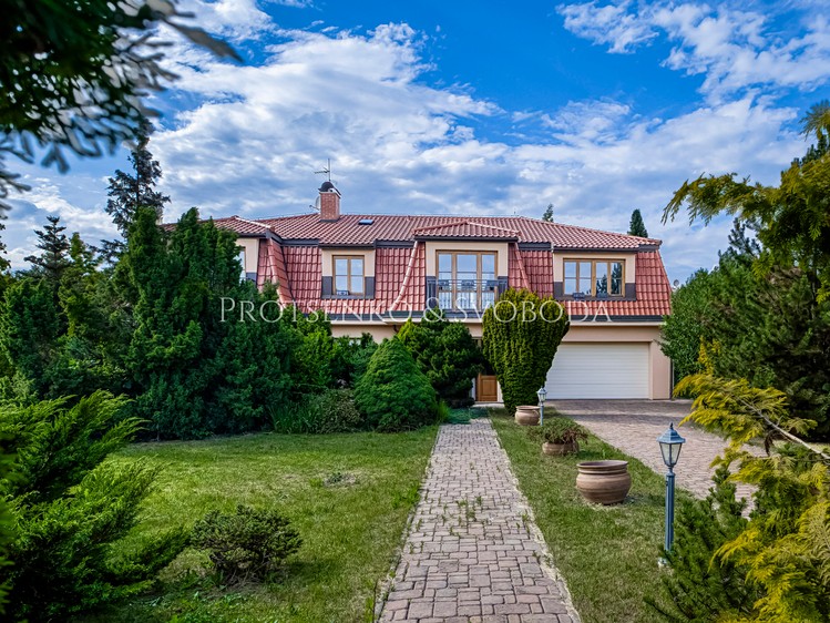 Prodej rodinného domu 427 m², pozemek 2 325 m² - foto 8