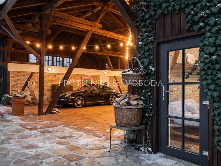 Prodej rodinného domu 351 m², pozemek 1 463 m² - foto 4