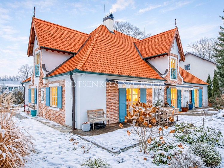 Prodej rodinného domu 351 m², pozemek 1 463 m² - foto 6