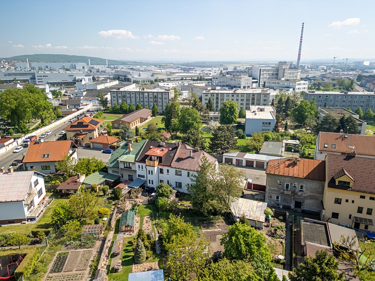 Prodej rodinného domu 198 m², pozemek 831 m² - foto 5