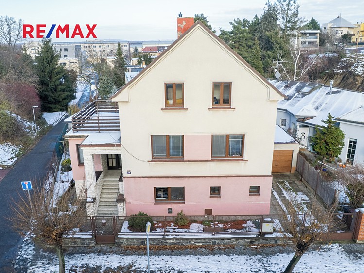 Prodej rodinného domu 180 m², pozemek 296 m² - foto 1