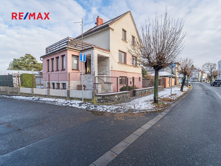 Prodej rodinného domu 180 m², pozemek 296 m² - foto 3