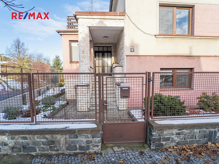 Prodej rodinného domu 180 m², pozemek 296 m² - foto 6