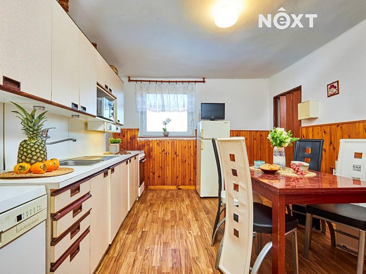 Prodej rodinného domu 150 m², pozemek 1 777 m² - foto 3