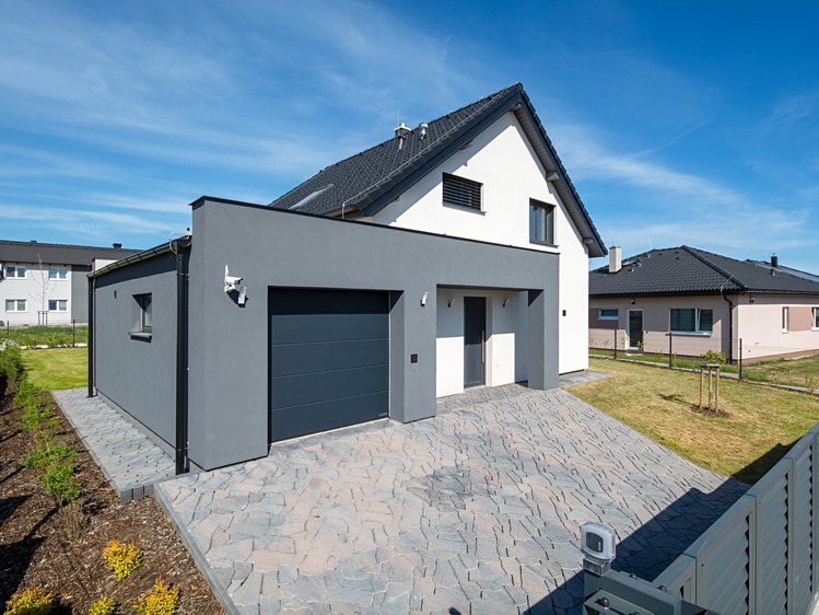 Prodej rodinného domu 135 m², pozemek 629 m² - foto 1