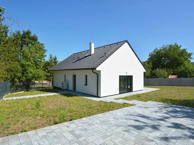Prodej rodinného domu 92 m², pozemek 841 m² - foto 2