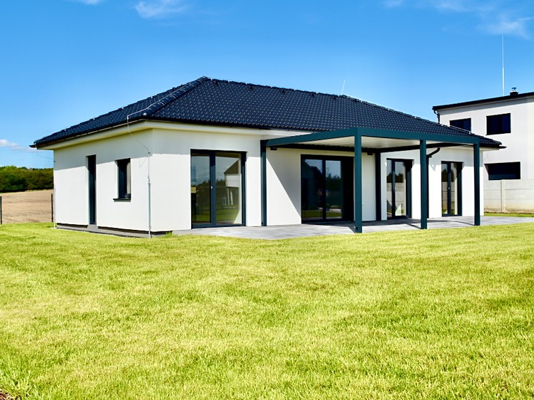 Prodej rodinného domu 95 m², pozemek 903 m² - foto 2