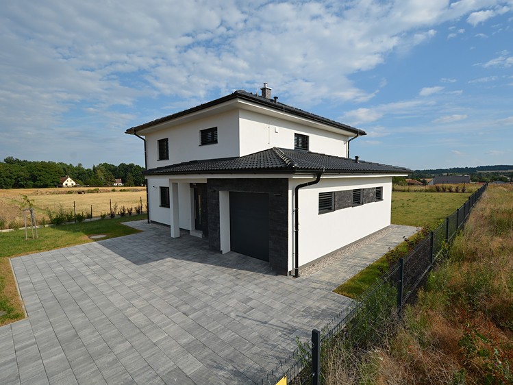 Prodej rodinného domu 168 m², pozemek 1 182 m² - foto 1