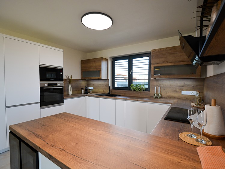 Prodej rodinného domu 168 m², pozemek 1 182 m² - foto 5