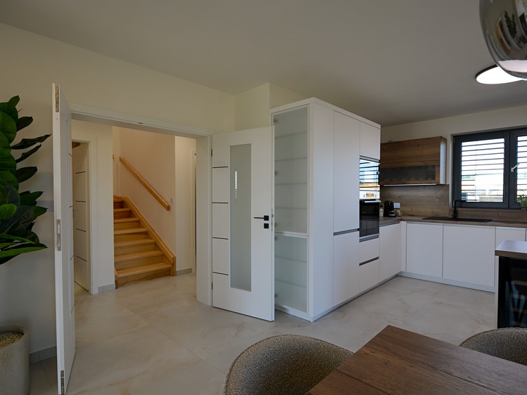 Prodej rodinného domu 168 m², pozemek 1 182 m² - foto 7