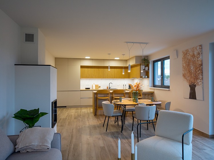 Prodej rodinného domu 101 m², pozemek 682 m² - foto 2