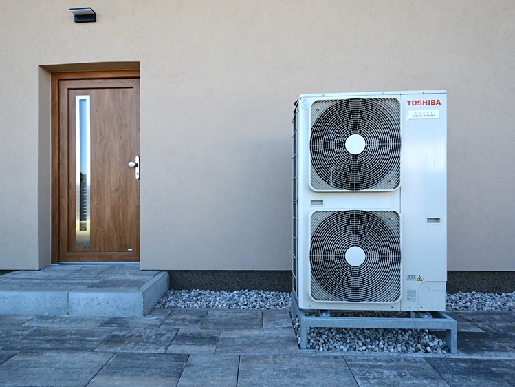 Prodej rodinného domu 207 m², pozemek 1 001 m² - foto 5