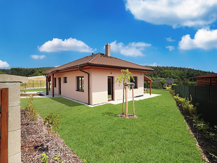 Prodej rodinného domu 68 m², pozemek 1 044 m² - foto 2