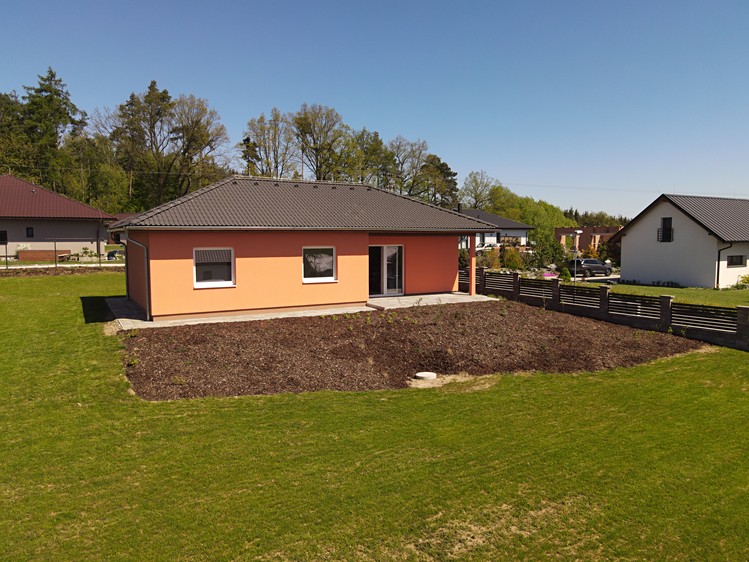 Prodej rodinného domu 113 m², pozemek 1 570 m² - foto 1
