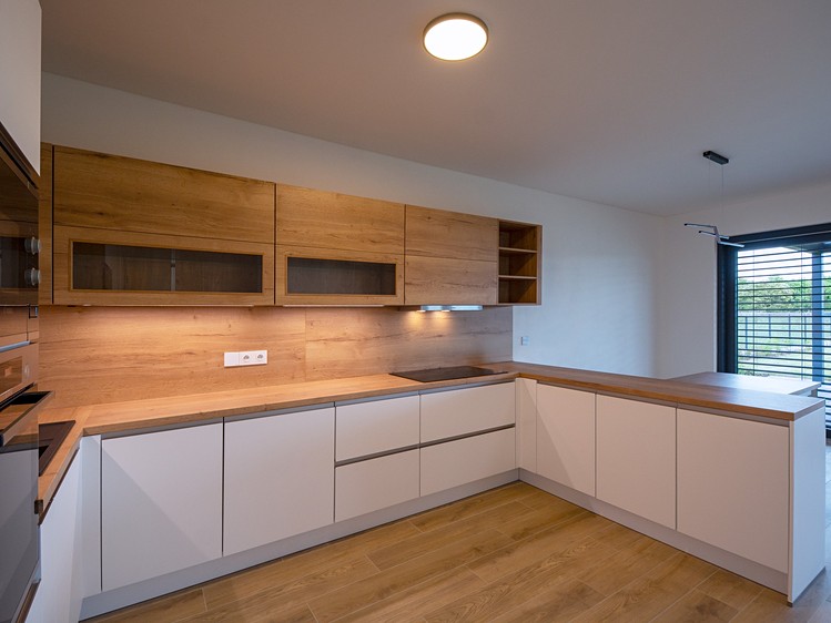 Prodej rodinného domu 122 m², pozemek 1 351 m² - foto 7