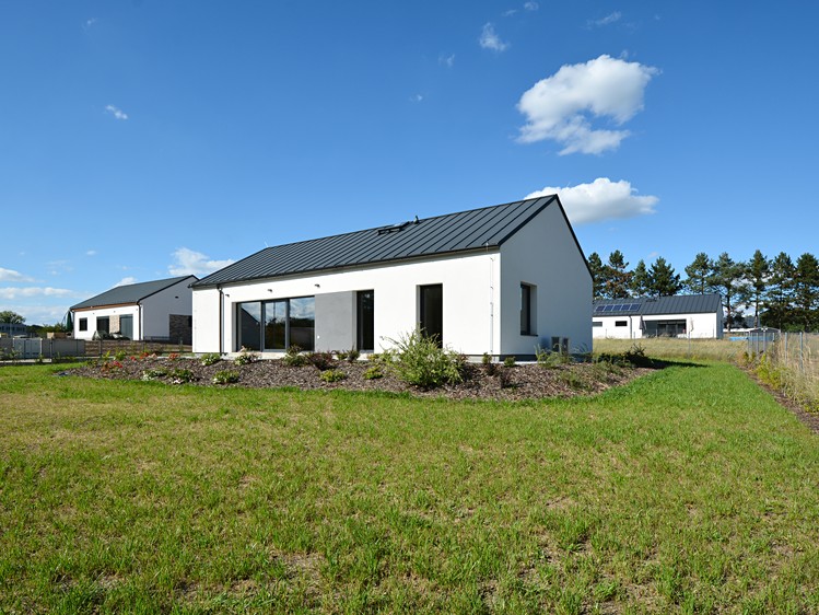 Prodej rodinného domu 101 m², pozemek 999 m² - foto 2