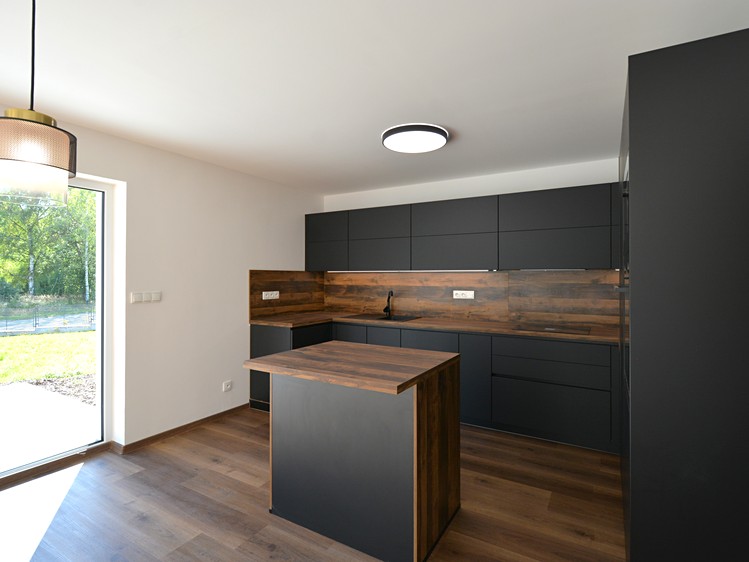 Prodej rodinného domu 101 m², pozemek 999 m² - foto 7
