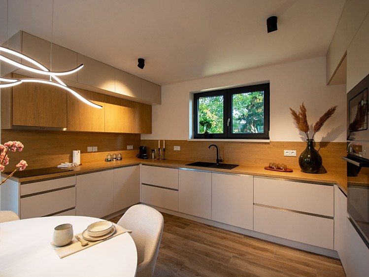 Prodej rodinného domu 106 m², pozemek 669 m² - foto 7