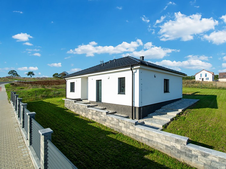 Prodej rodinného domu 103 m², pozemek 1 087 m² - foto 1
