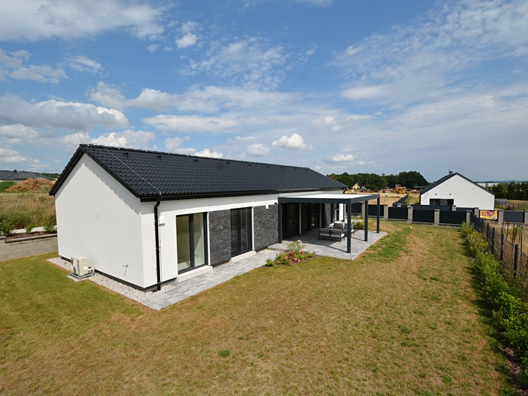 Prodej rodinného domu 113 m², pozemek 1 176 m² - foto 1