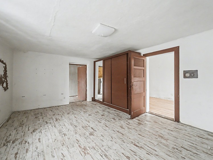 Prodej rodinného domu 185 m², pozemek 1 122 m² - foto 2