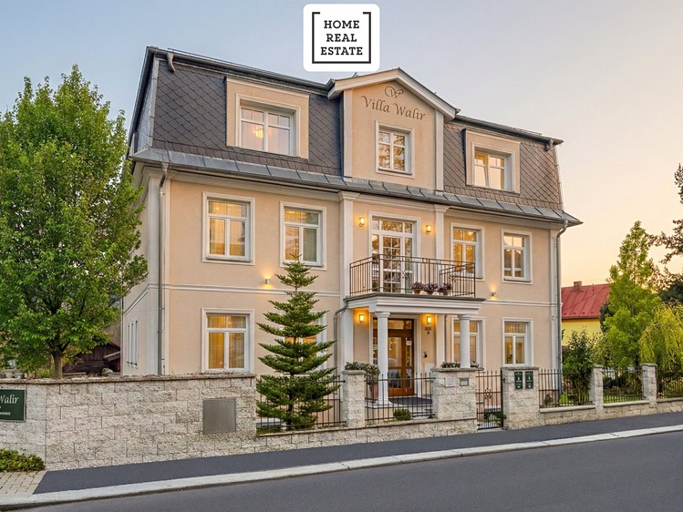 Prodej rodinného domu 700 m², pozemek 964 m² - foto 1