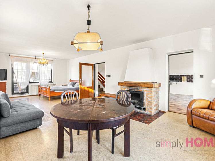 Prodej rodinného domu 186 m², pozemek 468 m² - foto 1